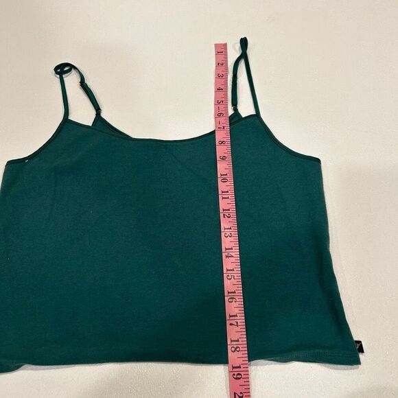Victoria’s Secret Green Cami Tank Top Size M/L Adjustable Straps - Picture 7 of 7
